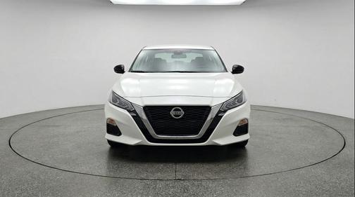 Glacier White 2025 Nissan Altima SV FWD