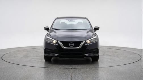 Super Black 2025 Nissan Versa 1.6 SV