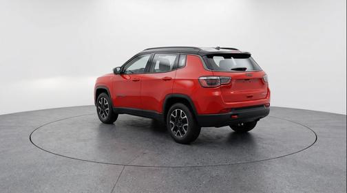 Red Hot Pearlcoat 2025 Jeep Compass Trailhawk