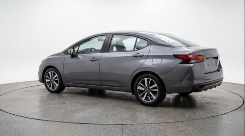 Gun Metallic 2025 Nissan Versa 1.6 SV