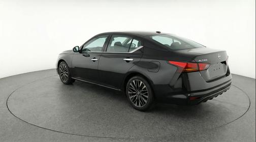 Super Black 2025 Nissan Altima SV FWD