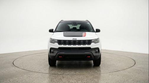 Bright White Clearcoat 2025 Jeep Compass Trailhawk