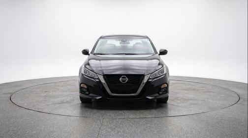 Super Black 2025 Nissan Altima SV FWD