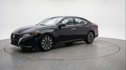 Super Black 2025 Nissan Altima SV FWD
