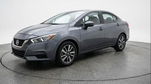 Gun Metallic 2025 Nissan Versa 1.6 SV
