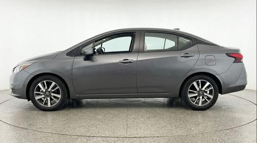 Gun Metallic 2025 Nissan Versa 1.6 SV