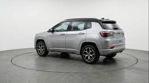 Silver Zynith Metallic Clearcoat 2025 Jeep Compass Limited