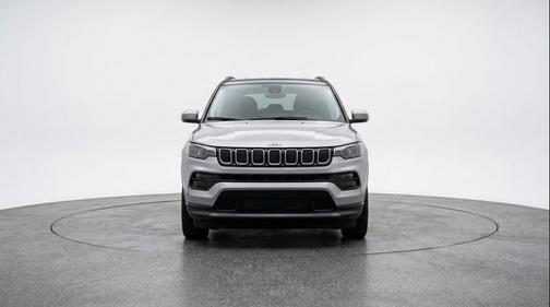 Silver Zynith Metallic Clearcoat 2025 Jeep Compass Limited