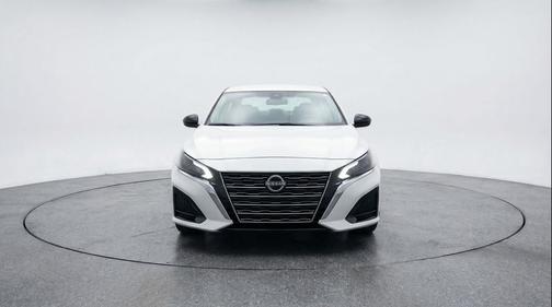 Glacier White 2025 Nissan Altima SV FWD