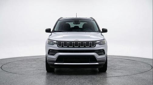 Silver Zynith Metallic Clearcoat 2025 Jeep Compass Limited