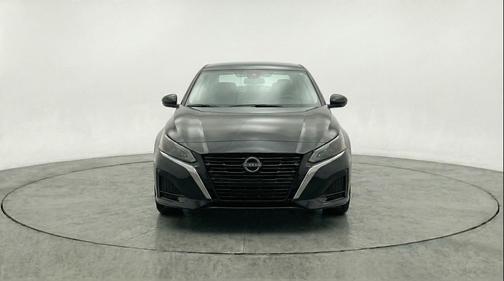 Super Black 2025 Nissan Altima SV FWD