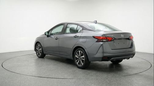 Gun Metallic 2025 Nissan Versa 1.6 SV