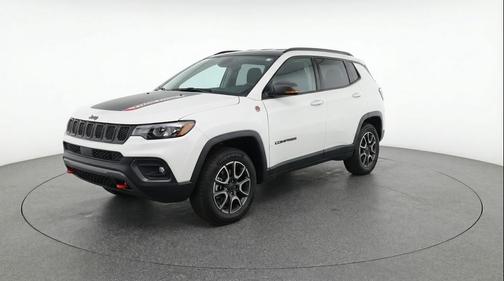 Bright White Clearcoat 2025 Jeep Compass Trailhawk