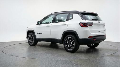 Bright White Clearcoat 2025 Jeep Compass Trailhawk