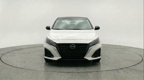 Glacier White 2025 Nissan Altima SV FWD