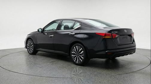 Super Black 2025 Nissan Altima SV FWD