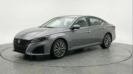 Gun Metallic 2025 Nissan Altima SV FWD