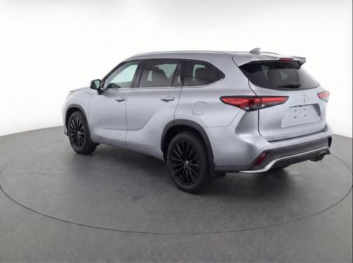 Celestial Silver Metallic 2024 Toyota Highlander XSE