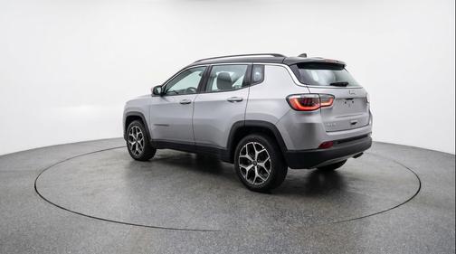 Silver Zynith Metallic Clearcoat 2025 Jeep Compass Limited