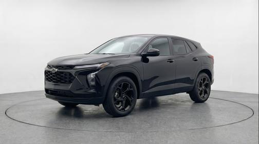 Mosaic Black Metallic 2025 Chevrolet Trax LT