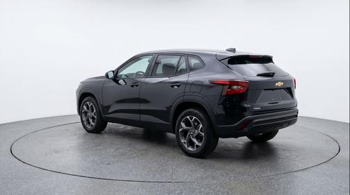 Mosaic Black Metallic 2025 Chevrolet Trax LT