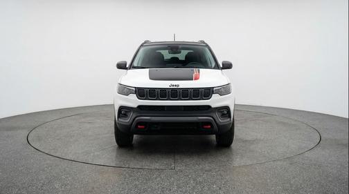 Bright White Clearcoat 2025 Jeep Compass Trailhawk
