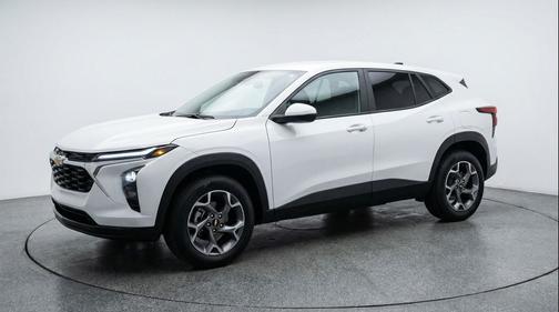 Summit White 2025 Chevrolet Trax LT