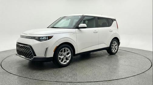 Snow White Pearl 2025 Kia Soul LX