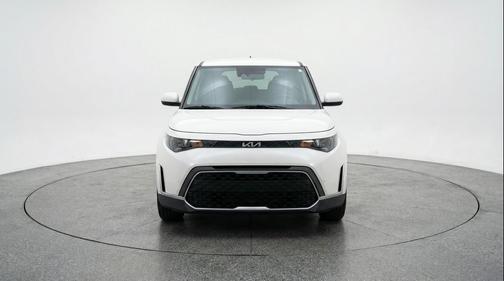 Snow White Pearl 2025 Kia Soul LX