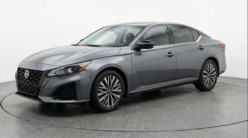 Gun Metallic 2025 Nissan Altima SV FWD