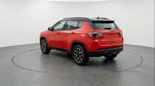 Red Hot Pearlcoat 2025 Jeep Compass Trailhawk
