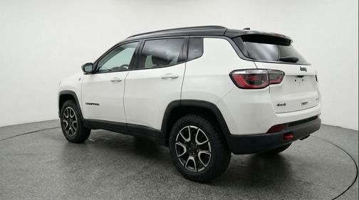 Bright White Clearcoat 2025 Jeep Compass Trailhawk