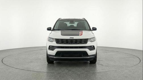Bright White Clearcoat 2025 Jeep Compass Trailhawk