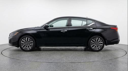 Super Black 2025 Nissan Altima SV FWD