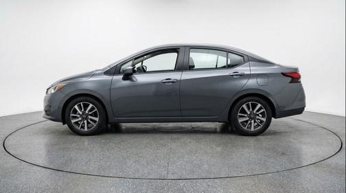 Gun Metallic 2025 Nissan Versa 1.6 SV