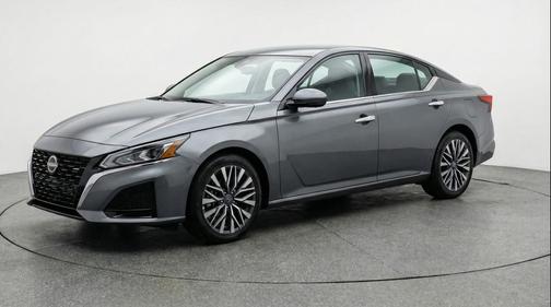 Gun Metallic 2025 Nissan Altima SV FWD