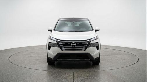 Everest White Pearl Tricoat 2025 Nissan Rogue SV