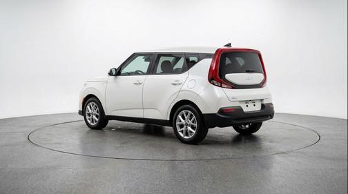 Snow White Pearl 2025 Kia Soul LX