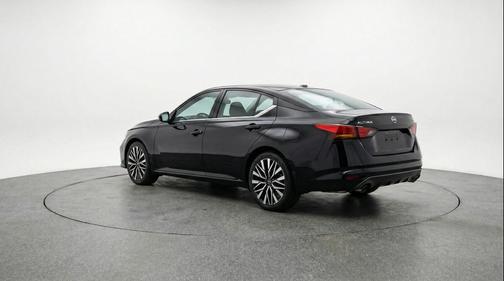 Super Black 2025 Nissan Altima SV FWD