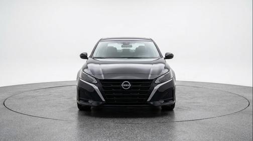 Super Black 2025 Nissan Altima SV FWD