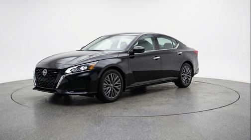 Super Black 2025 Nissan Altima SV FWD