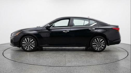 Super Black 2025 Nissan Altima SV FWD