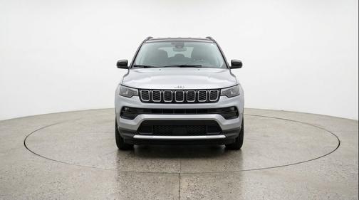 Silver Zynith Metallic Clearcoat 2025 Jeep Compass Limited