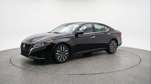 Super Black 2025 Nissan Altima SV FWD