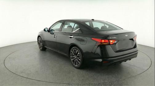 Super Black 2025 Nissan Altima SV FWD