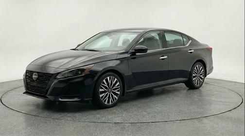 Super Black 2025 Nissan Altima SV FWD