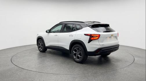 Summit White 2025 Chevrolet Trax LT