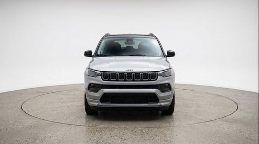 Silver Zynith Metallic Clearcoat 2025 Jeep Compass Limited