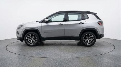 Silver Zynith Metallic Clearcoat 2025 Jeep Compass Limited