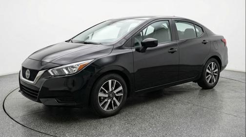 Super Black 2025 Nissan Versa 1.6 SV